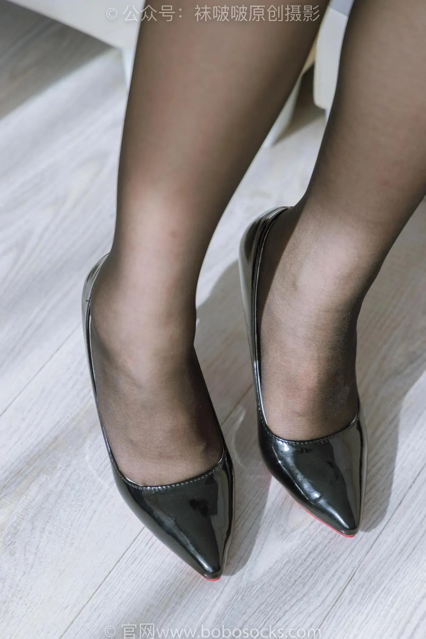 [BoBoSocks袜啵啵]NO.185 周周-ol制服、高跟鞋、黑丝 [140P]插图1
